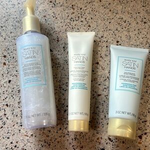 Mary Kay satin hands pampering set